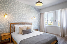 Φόρτωση εικόνας στο εργαλείο προβολής Συλλογής, Neutral Grey Textured Bed Coverlet
